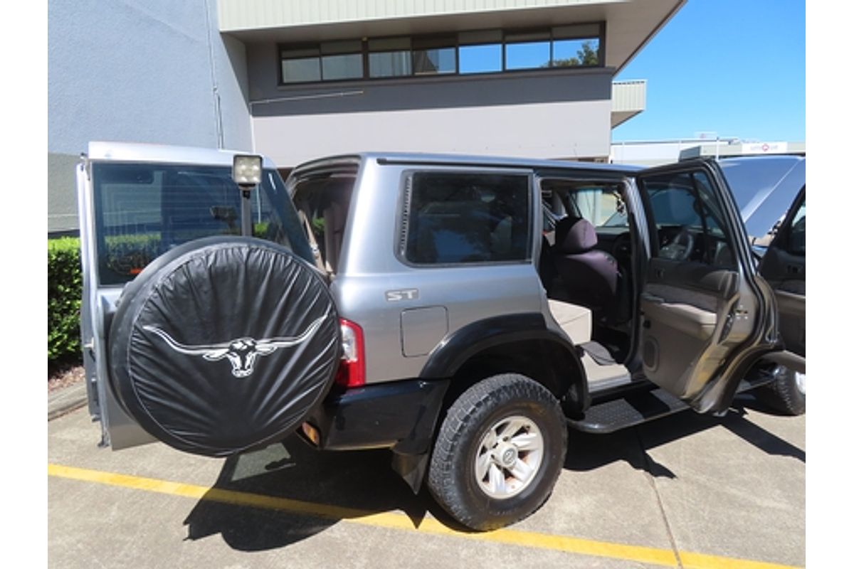 2002 Nissan Patrol ST GU III