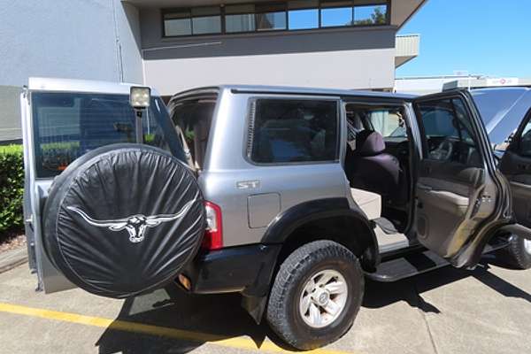 2002 Nissan Patrol ST GU III
