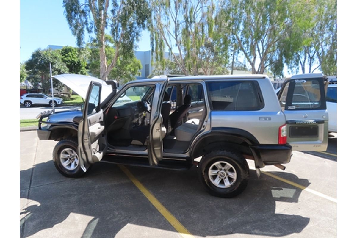 2002 Nissan Patrol ST GU III