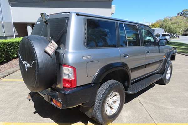 2002 Nissan Patrol ST GU III