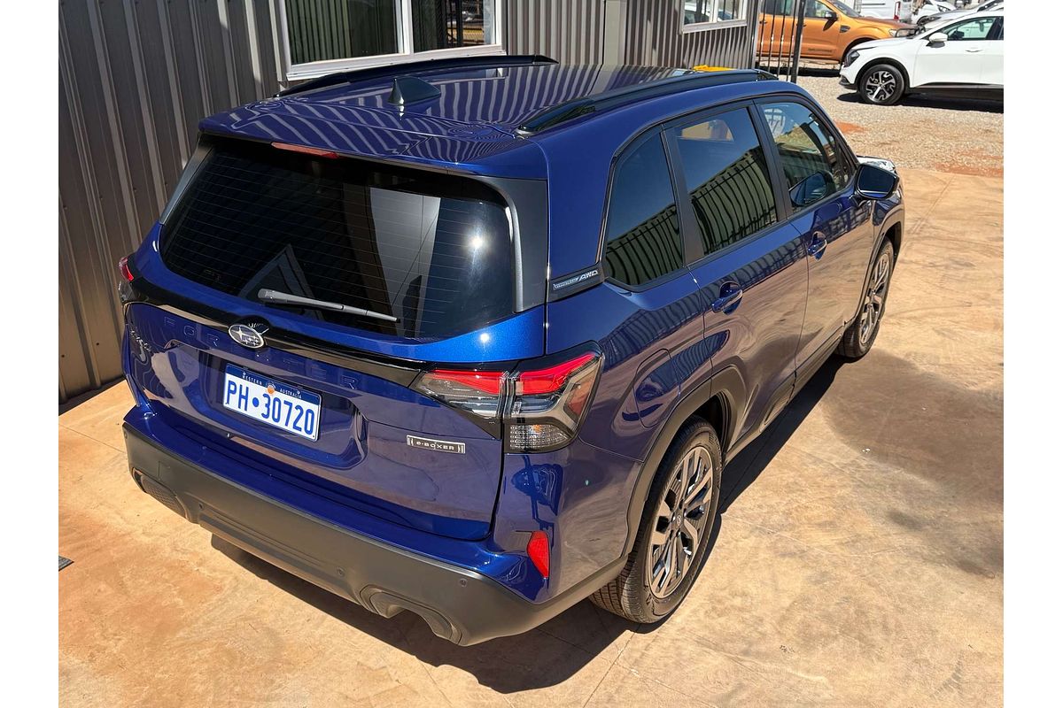 2025 Subaru Forester Hybrid Touring S6