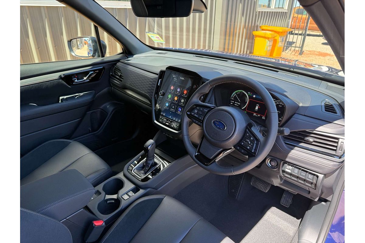 2025 Subaru Forester Hybrid Touring S6