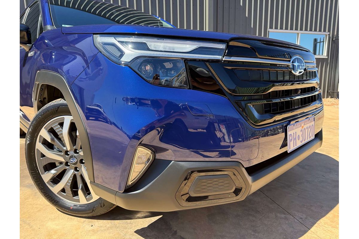 2025 Subaru Forester Hybrid Touring S6