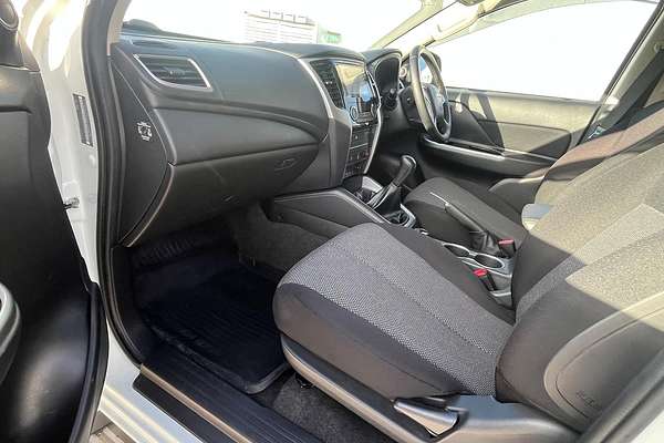 2022 Mitsubishi Triton GLS MR 4X4