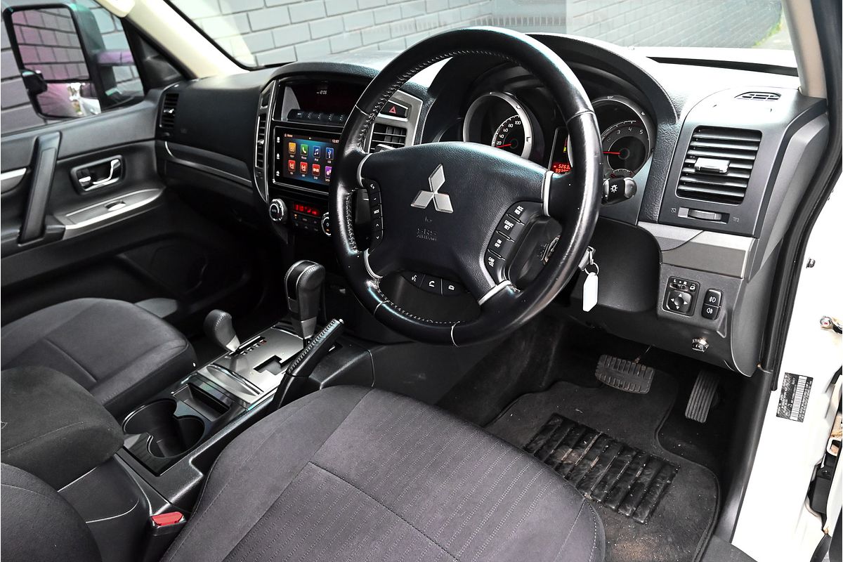 2017 Mitsubishi Pajero GLX NX