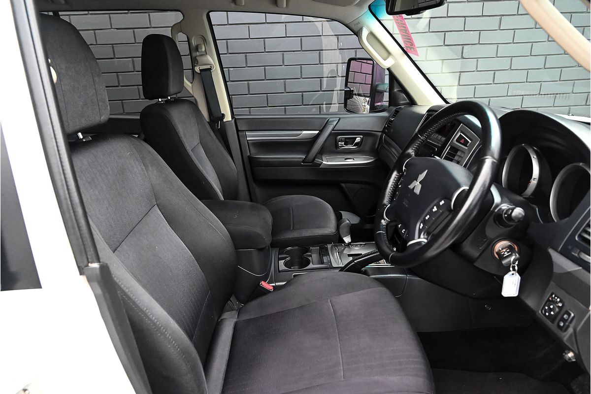 2017 Mitsubishi Pajero GLX NX