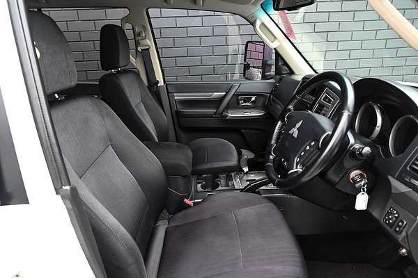 2017 Mitsubishi Pajero GLX NX