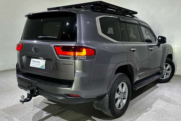 2023 Toyota Landcruiser Sahara FJA300R