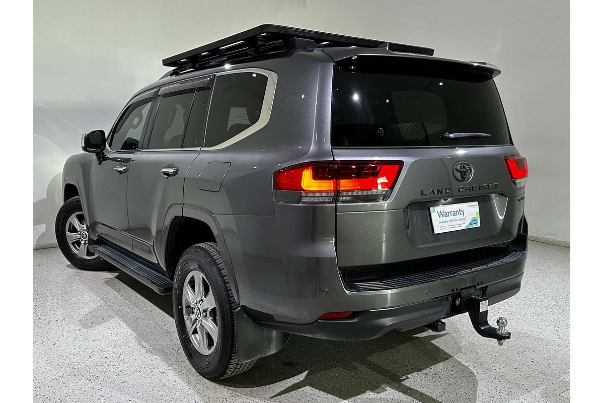 2023 Toyota Landcruiser Sahara FJA300R