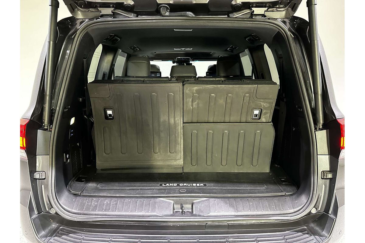 2023 Toyota Landcruiser Sahara FJA300R