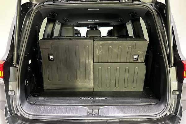 2023 Toyota Landcruiser Sahara FJA300R