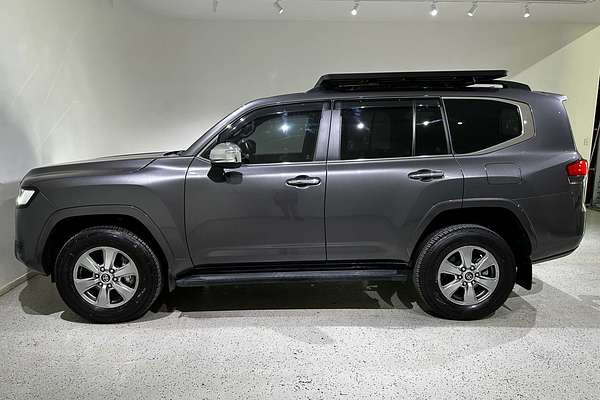 2023 Toyota Landcruiser Sahara FJA300R