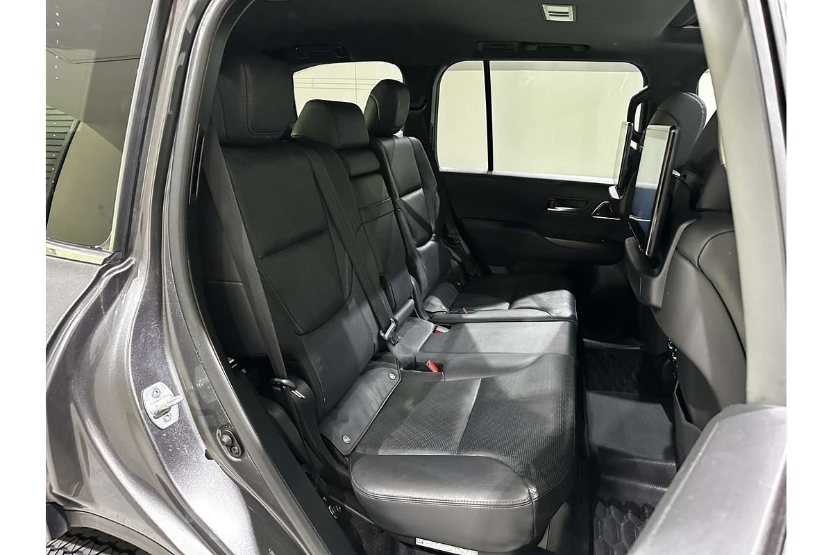 2023 Toyota Landcruiser Sahara FJA300R