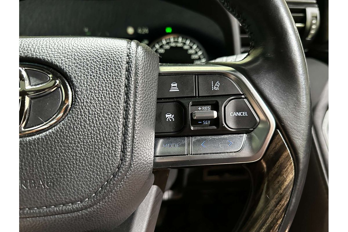 2023 Toyota Landcruiser Sahara FJA300R