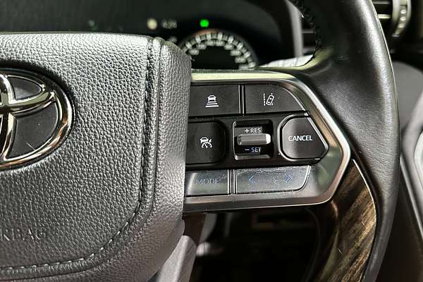 2023 Toyota Landcruiser Sahara FJA300R