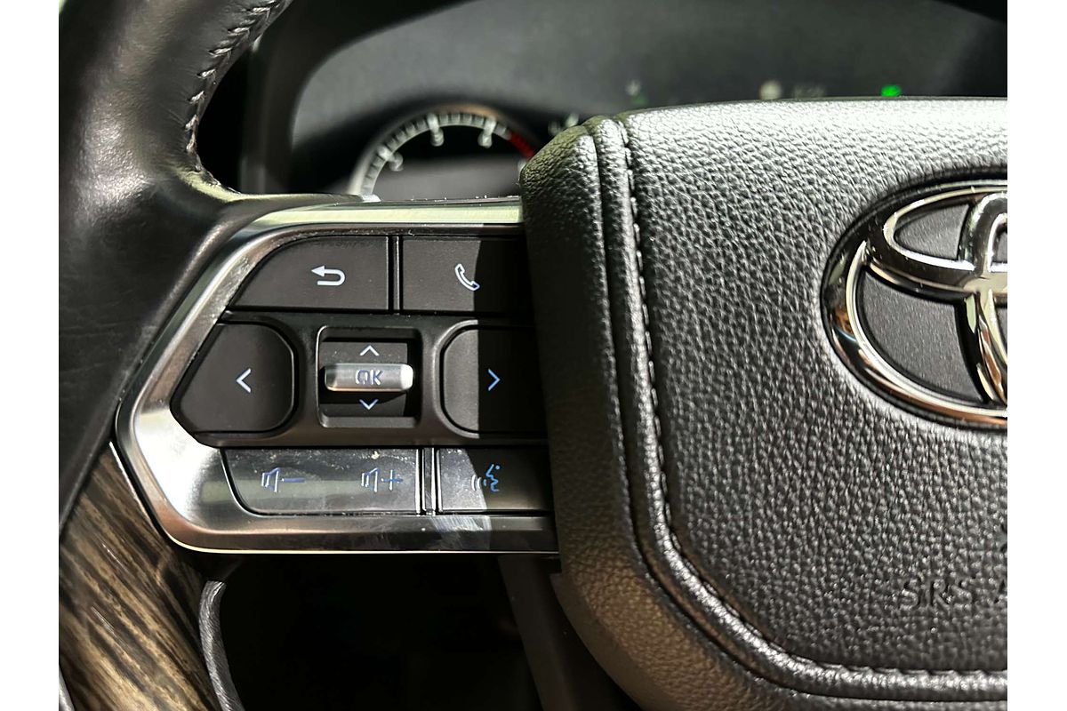 2023 Toyota Landcruiser Sahara FJA300R