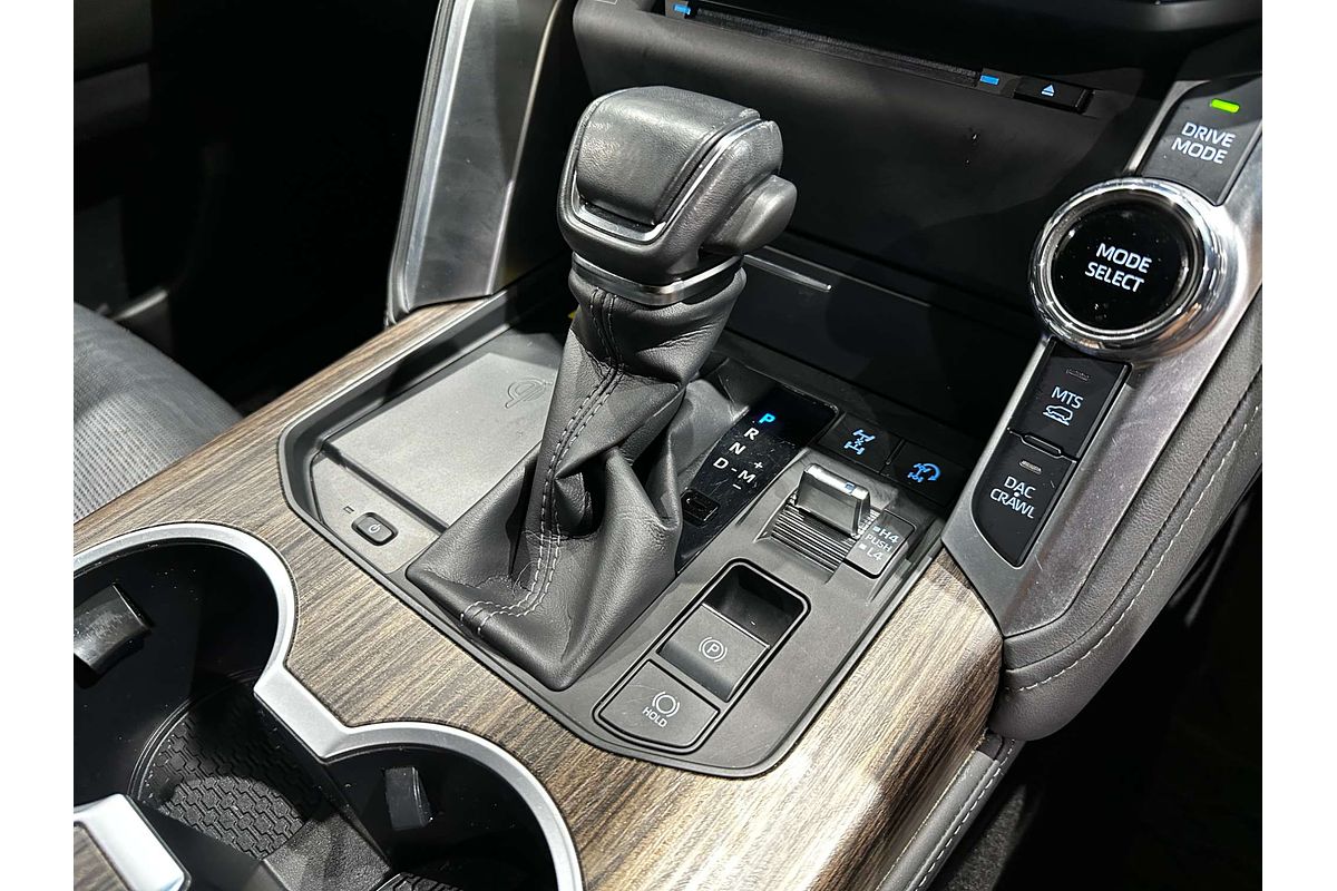 2023 Toyota Landcruiser Sahara FJA300R