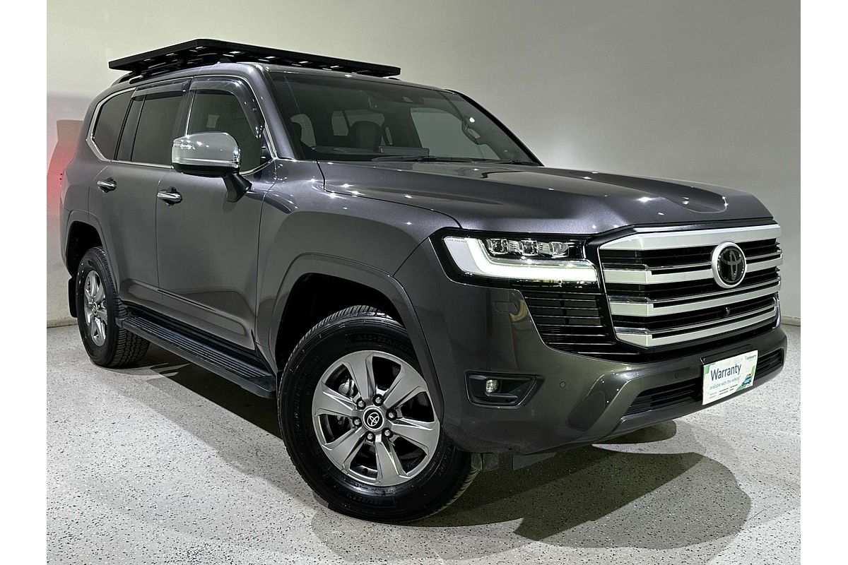 2023 Toyota Landcruiser Sahara FJA300R
