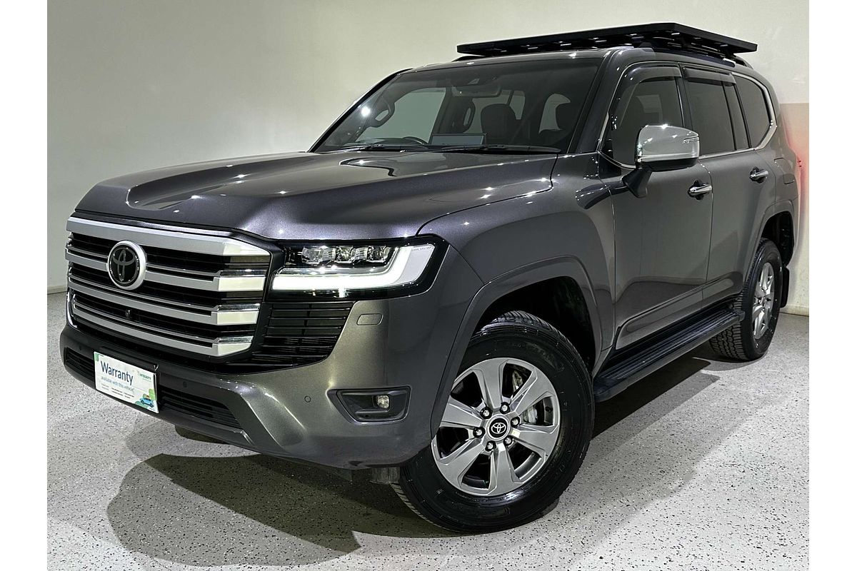 2023 Toyota Landcruiser Sahara FJA300R