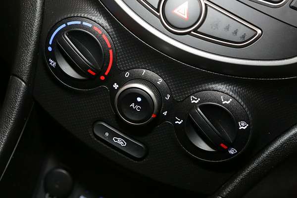 2019 Hyundai Accent Sport RB6