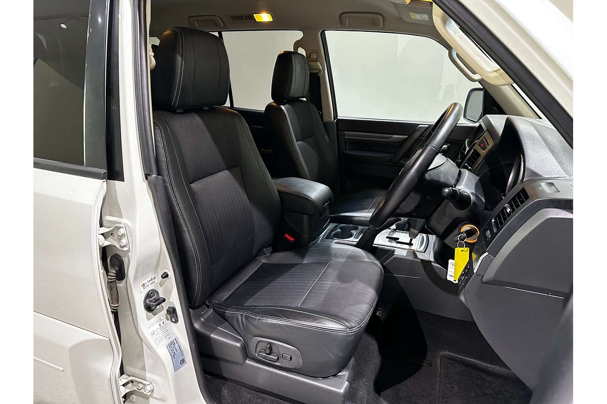 2018 Mitsubishi Pajero GLS NX