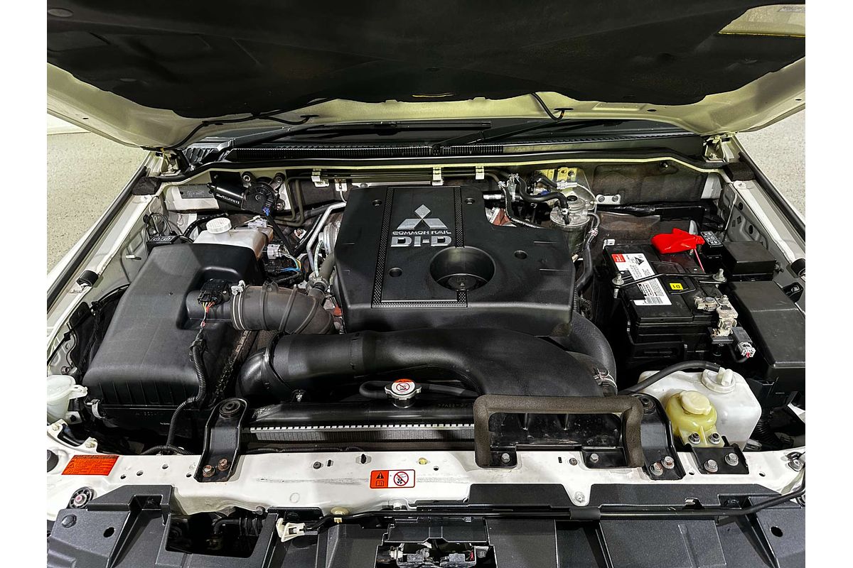 2018 Mitsubishi Pajero GLS NX