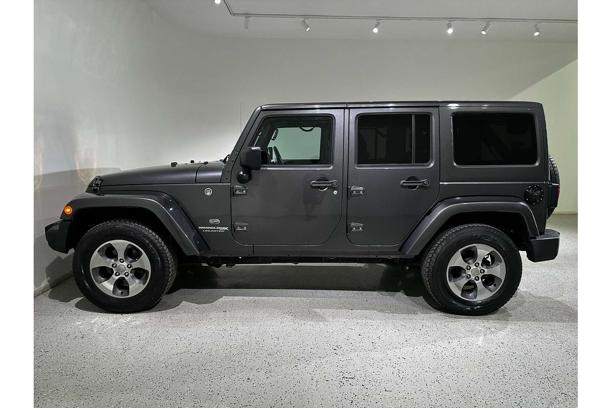 2017 Jeep Wrangler Unlimited Overland JK
