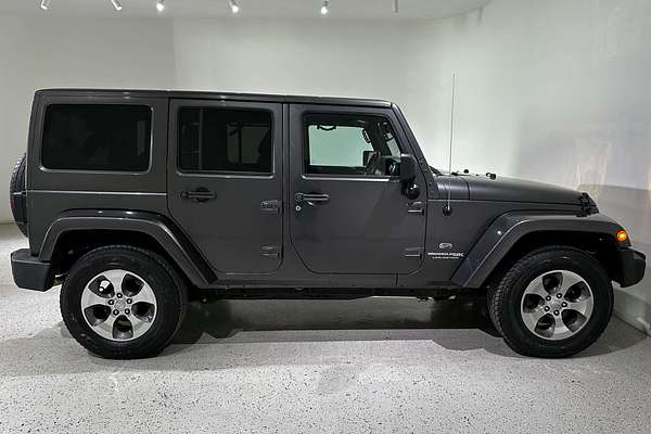 2017 Jeep Wrangler Unlimited Overland JK