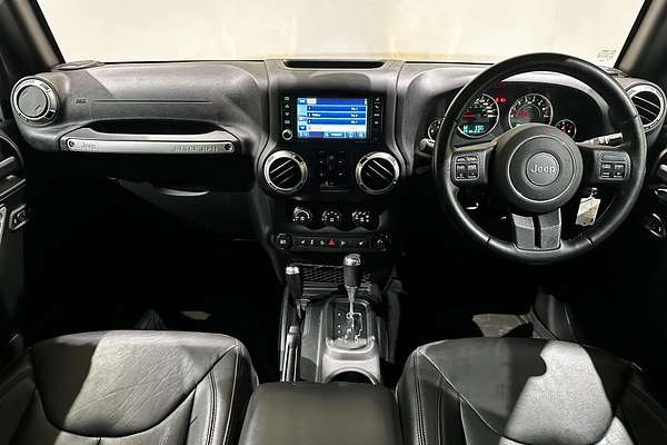 2017 Jeep Wrangler Unlimited Overland JK