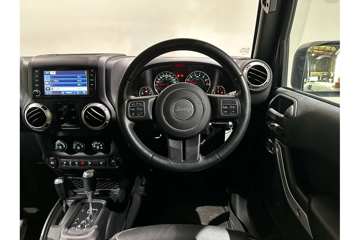 2017 Jeep Wrangler Unlimited Overland JK