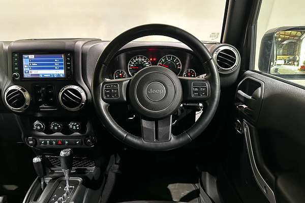 2017 Jeep Wrangler Unlimited Overland JK