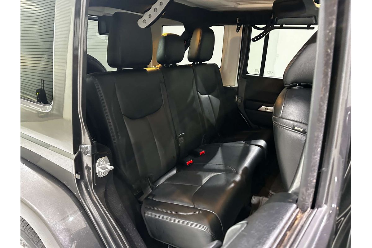2017 Jeep Wrangler Unlimited Overland JK
