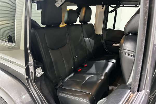 2017 Jeep Wrangler Unlimited Overland JK