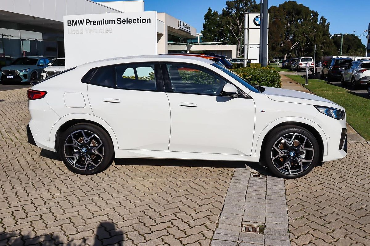 2024 BMW iX2 xDrive30 M Sport U10