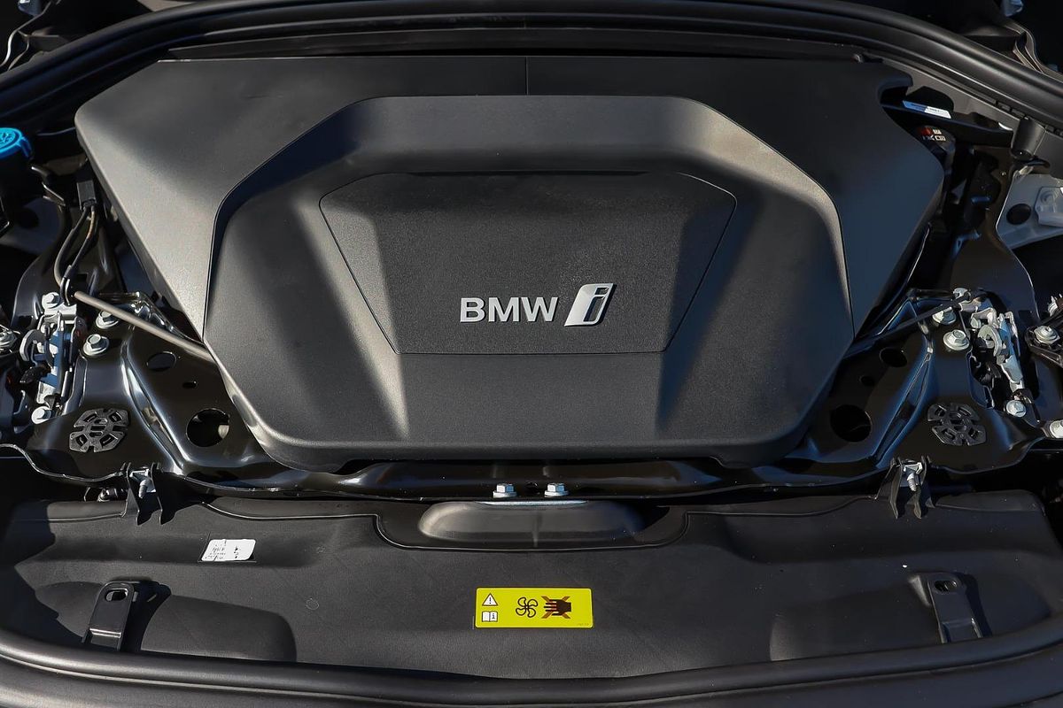 2024 BMW iX2 xDrive30 M Sport U10