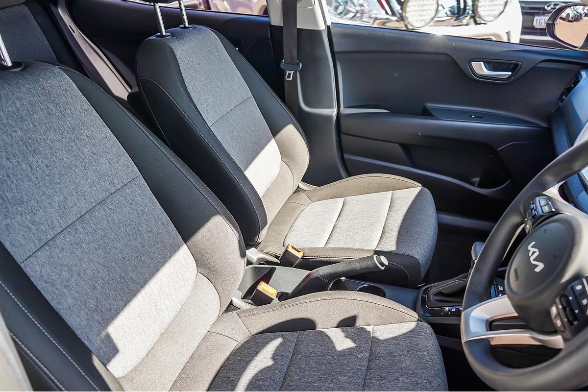 2024 Kia Stonic S YB