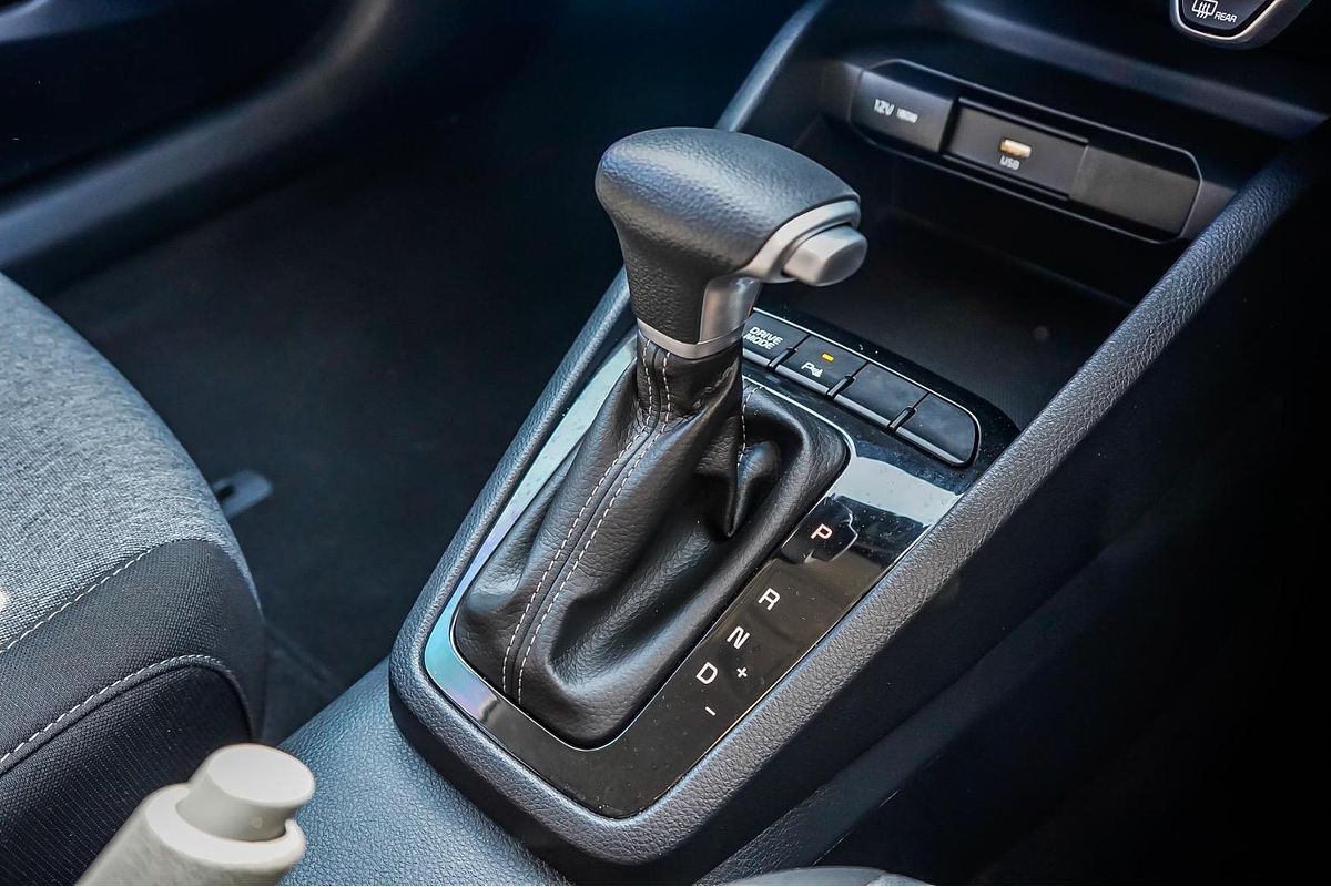 2024 Kia Stonic S YB