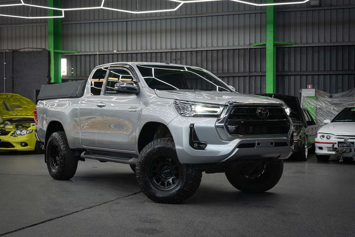 2020 Toyota Hilux SR5 GUN126R 4X4