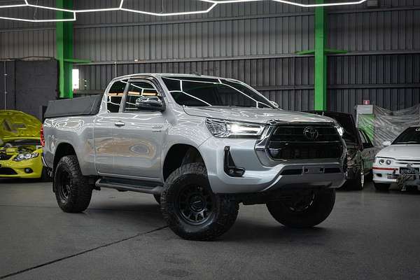 2020 Toyota Hilux SR5 GUN126R 4X4