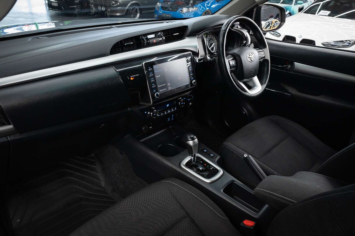 2020 Toyota Hilux SR5 GUN126R 4X4
