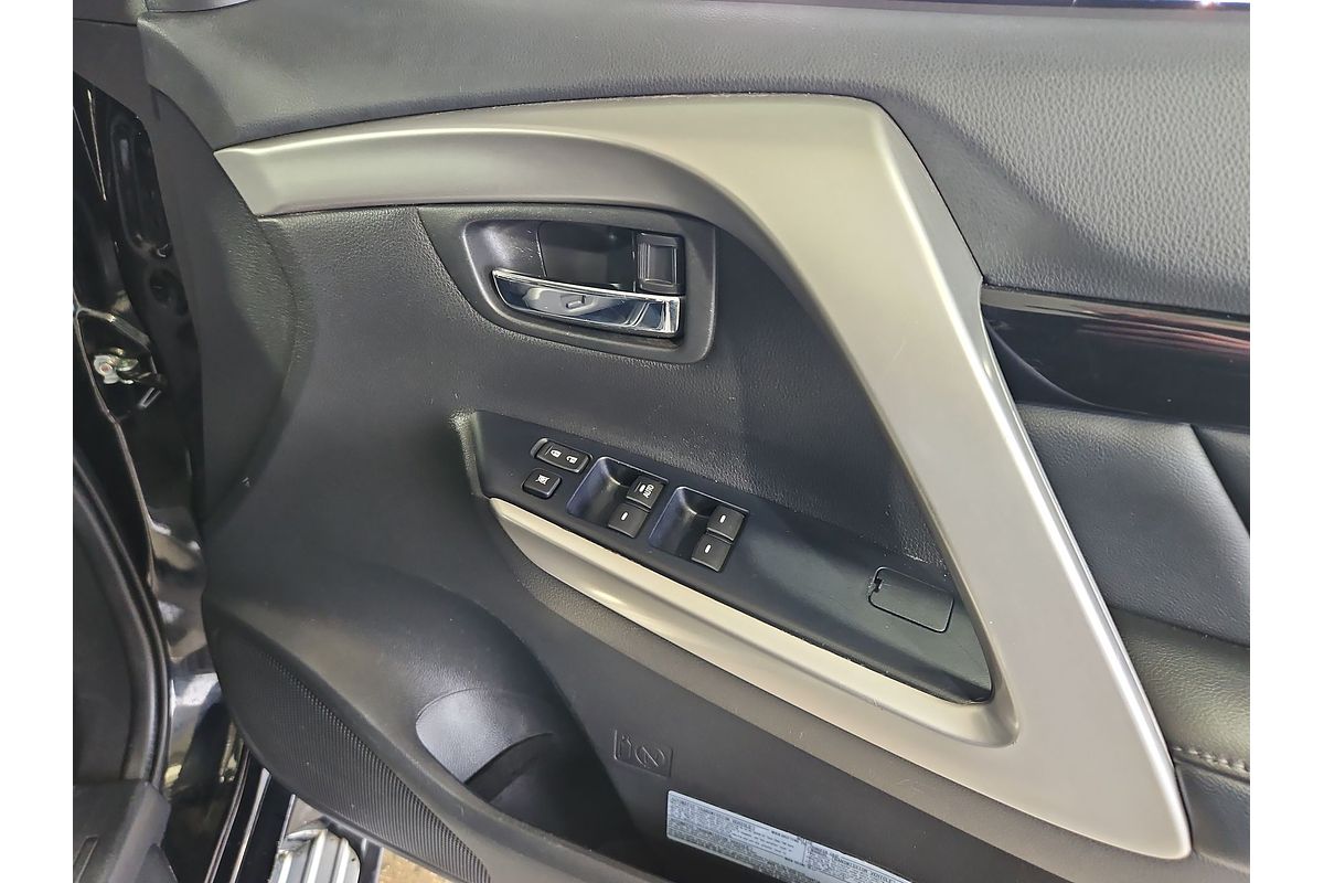2019 Mitsubishi Pajero Sport Black Edition QE