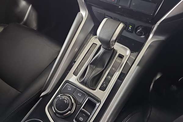 2019 Mitsubishi Pajero Sport Black Edition QE