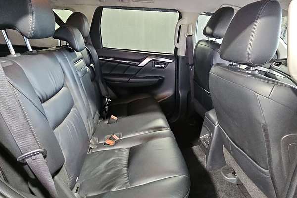 2019 Mitsubishi Pajero Sport Black Edition QE