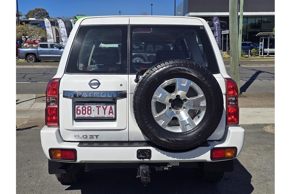2013 Nissan Patrol ST Y61