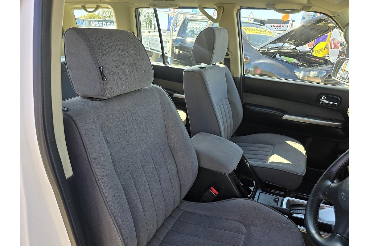 2013 Nissan Patrol ST Y61