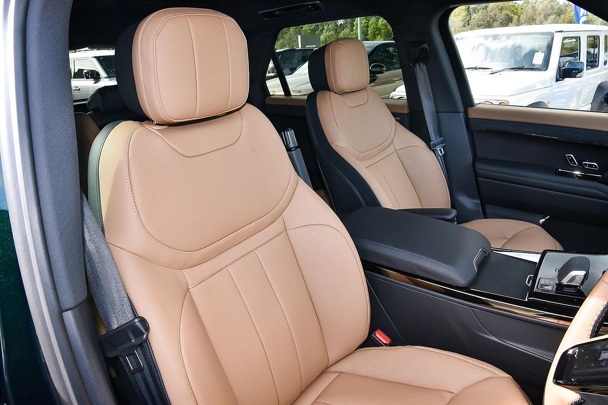 2025 Land Rover Range Rover Sport D350 Dynamic HSE L461