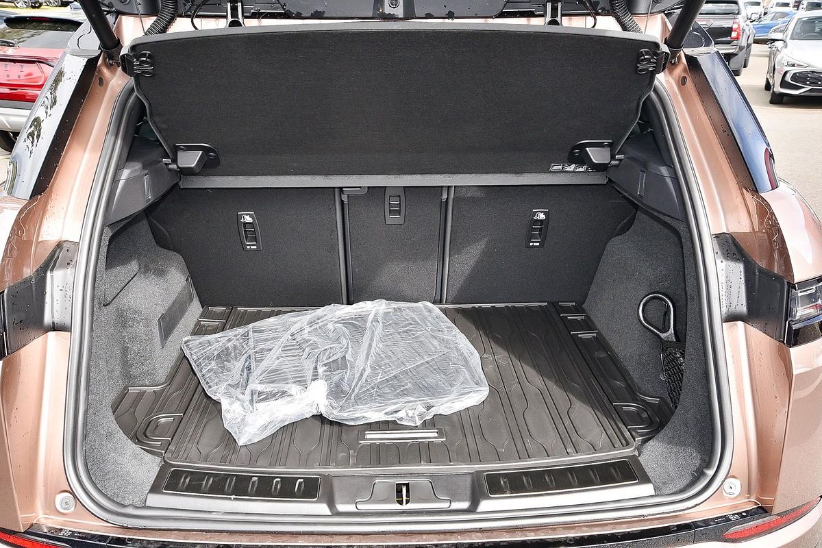 2025 Land Rover Range Rover Evoque P250 Dynamic SE L551