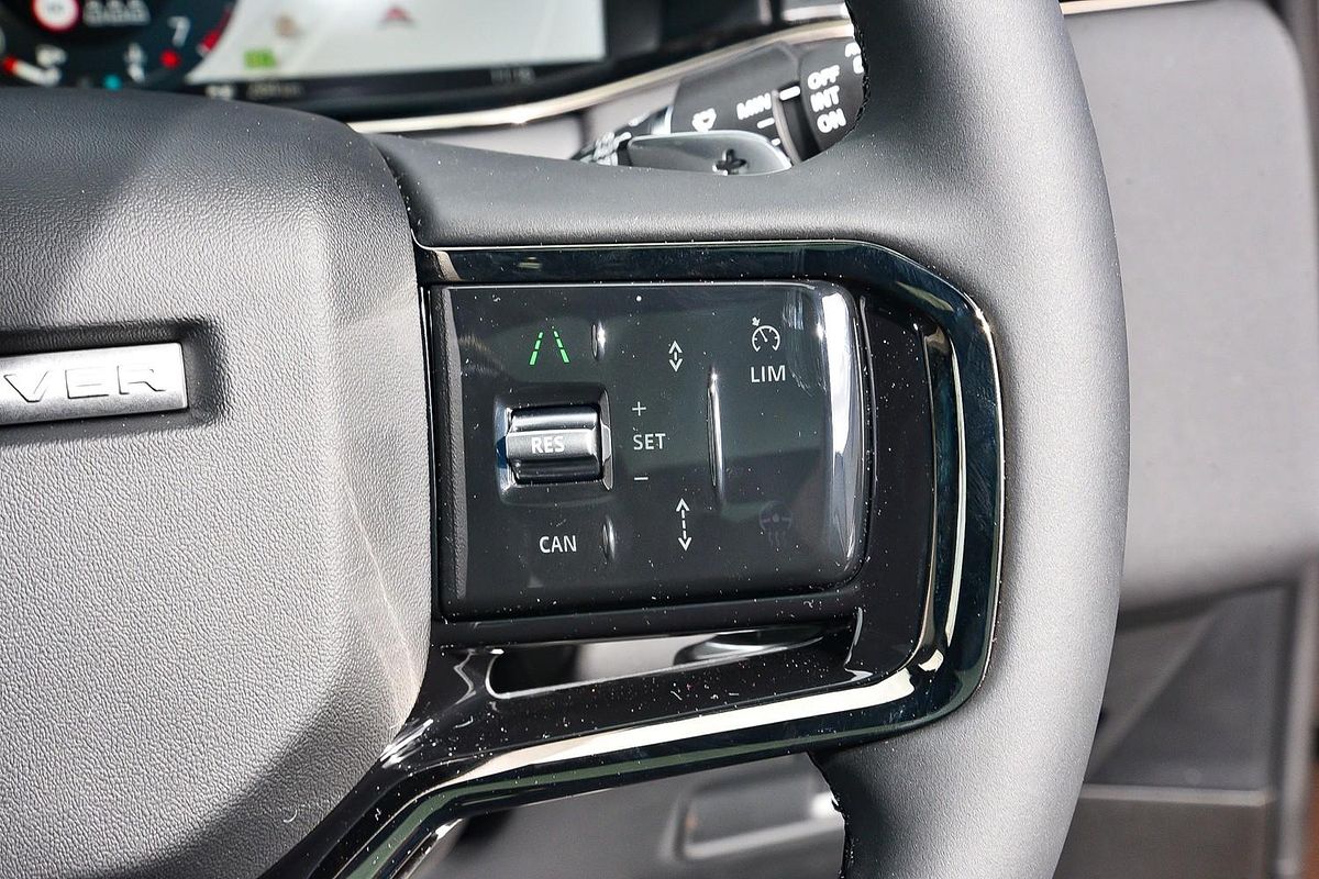 2025 Land Rover Range Rover Evoque P250 Dynamic SE L551