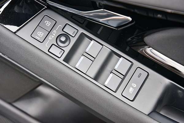 2025 Land Rover Range Rover Evoque P250 Dynamic SE L551