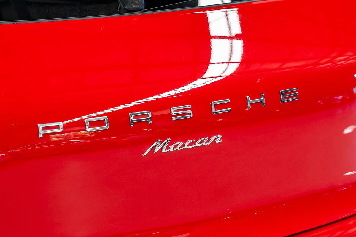 2017 Porsche Macan  95B